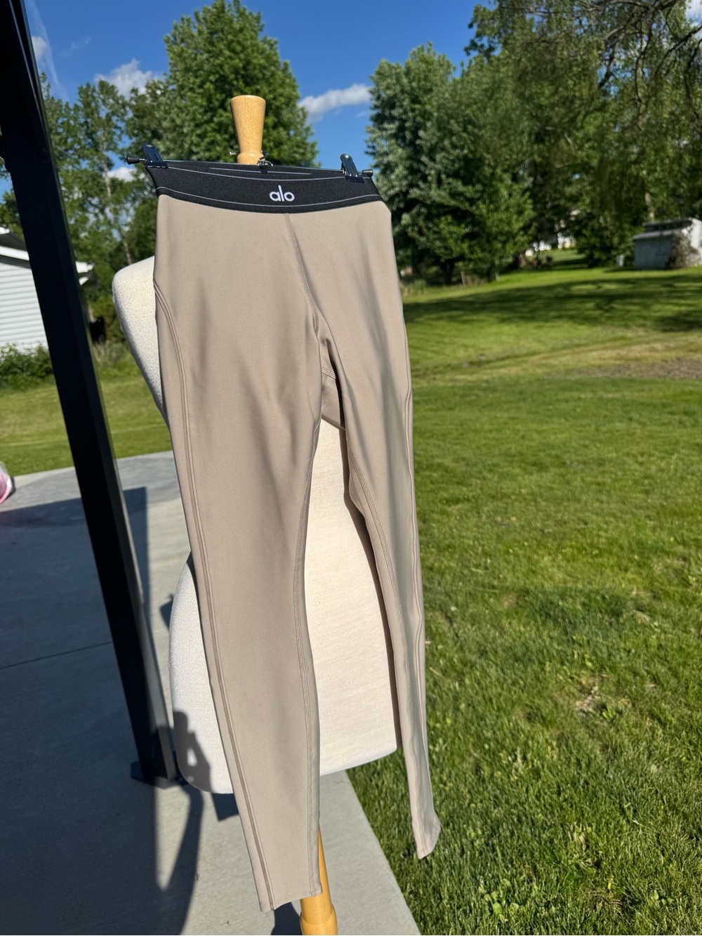 Alo Airlift Leggings